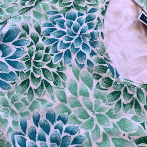 Floral top - Picture 2 of 2